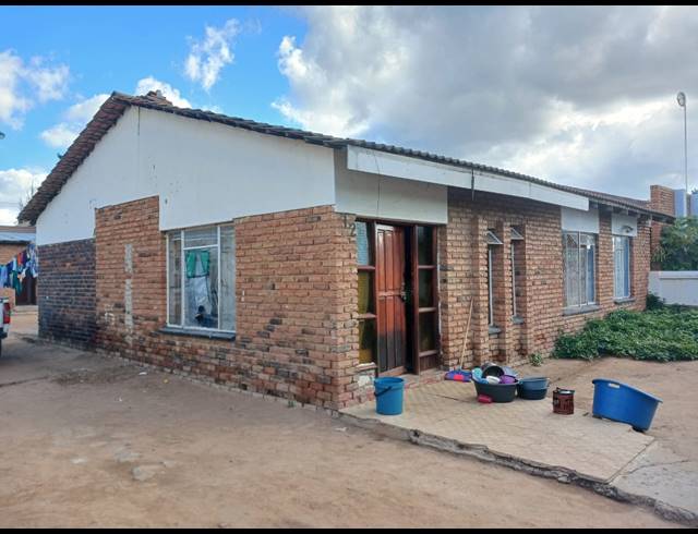 3 BEDROOM HOUSE FOR SALE IN WESTENBURG